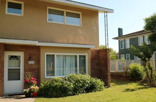Cowtown Condominium End Unit
