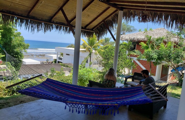 Cozi 3 Bedroom 4 bath House Direct Private Beach Access