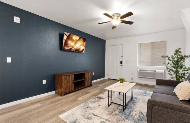 Cozy 1-bedroom apartment in soothing Reno with WiFi, AC