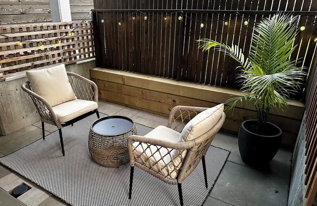 Cozy 1-bedroom garden suite in Moodyville