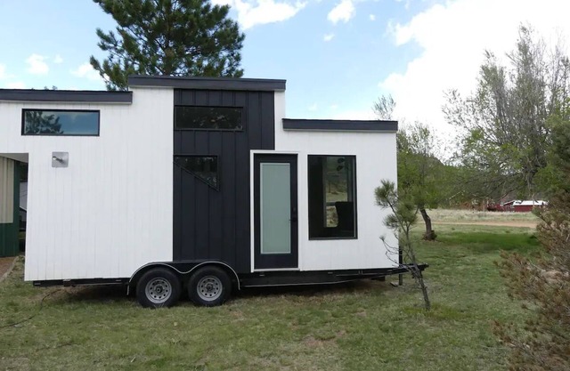 Cozy 1-bedroom Tiny House on Platte River with AC, WiFi