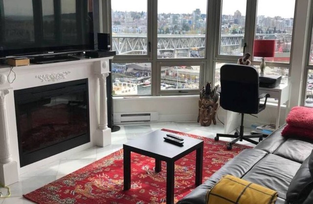 Cozy 1BR & 1BA! condo with AC, fitness room in marvelous Downtown Vancouver