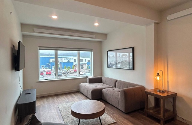 Cozy 1BR/1BA in Ketchikan, near airport, shops & more—feels like home!