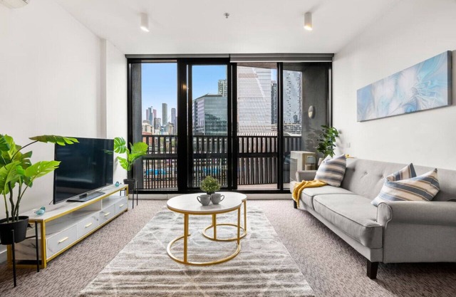 Cozy 1BR Apt @Marvel Stadium w/Rooftop Pool & Gym