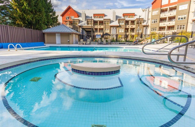 Cozy 1BR: Sleeps 4,Pool,Hot Tub,BBQ,Free Parking & Near Valley Trail!