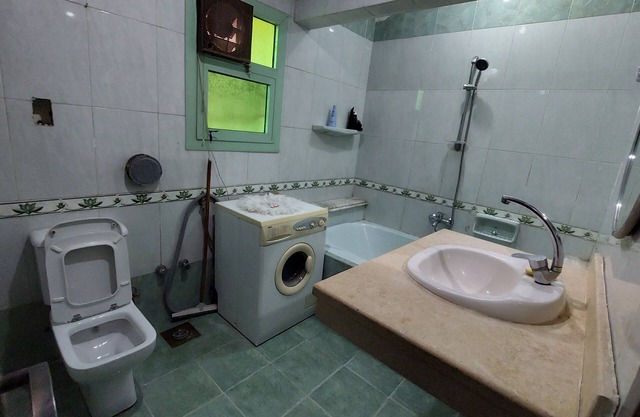 Cozy 2-bedroom apartment in wonderful Cairo, Mokattam with WiFi, AC