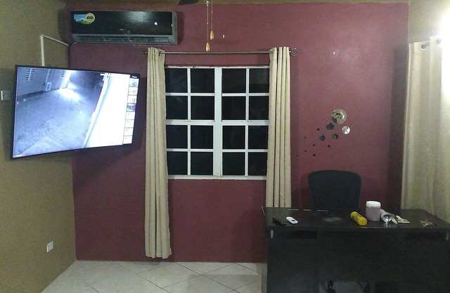 cozy 2 bedroom 1 bathroom apartment.