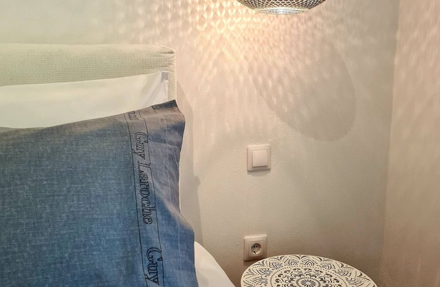 Cozy 2-bedroom apartment with AC and WiFi in gorgeous Rodos