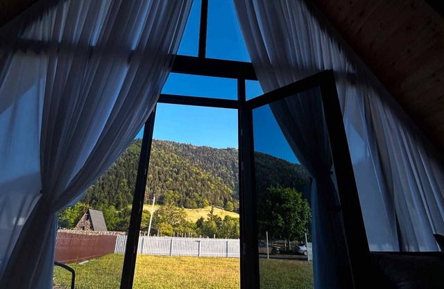 Cozy 2-bedroom chalet in wonderful Tba with AC