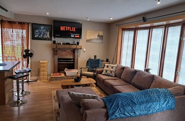 Cozy 2 Bedroom house located on a Peninsula