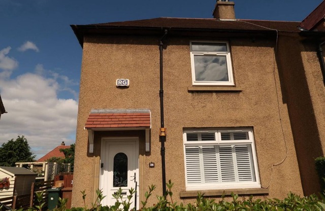 Cozy 2-bedroom house in quaint Edinburgh with WiFi