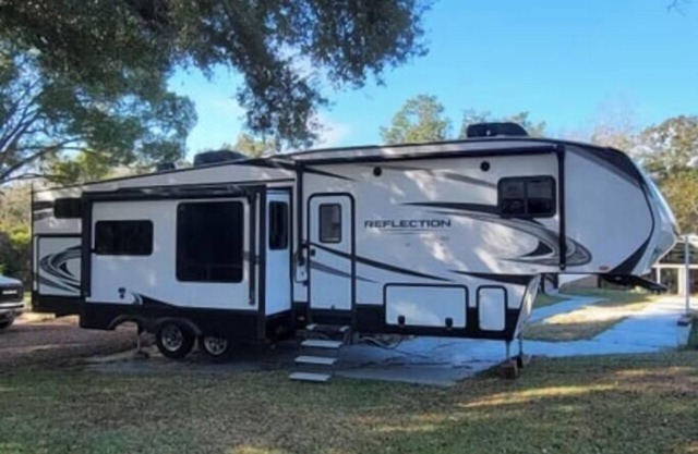 Cozy 2-Bedroom RV in Pensacola with WiFi and AC