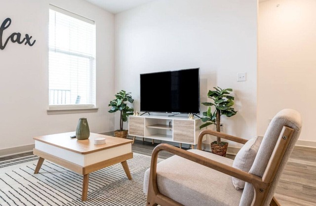 Cozy 2-Bedroom Whitestown