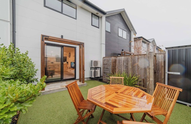 Cozy 2Bedroom - Kitchen Yard Central Location