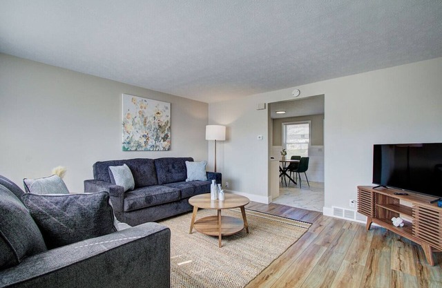 Cozy 2BR | Central North Canton w/Garage