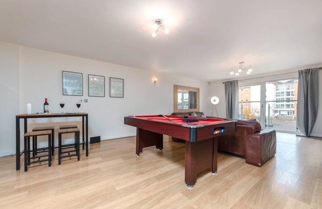 Cozy 2BR Retreat | Prime Cardiff Location