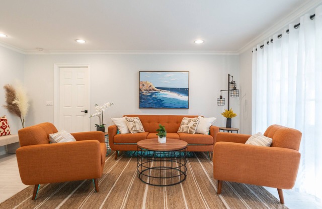 Cozy 3 Bedroom 2 Bathroom One level Home in West Hills