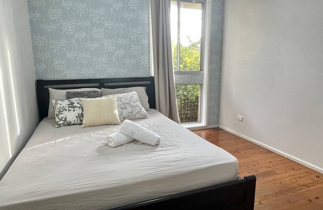 Cozy 3 bedroom house at Eschol Park - good location, convenient and comfortable