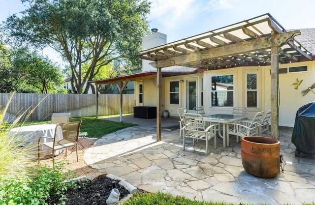 Cozy 3BR Retreat w/Outdoor Dining & BBQ Grill