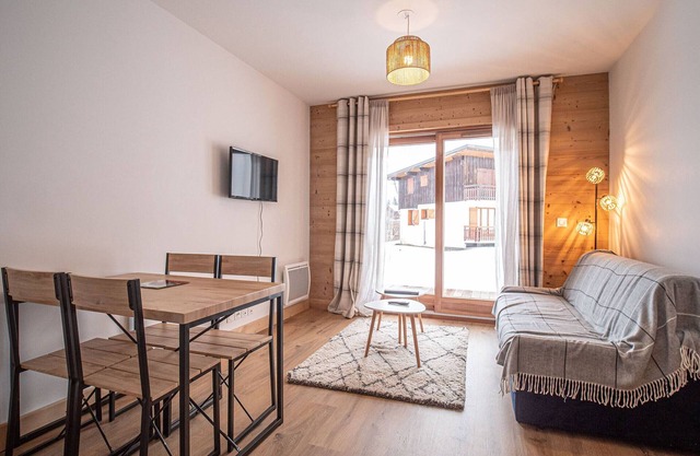 Cozy 4* apartment at the foot of the slopes with WiFi and parking in Valmorel