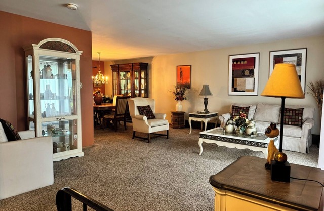 Cozy 4-bedroom house in wonderful Matteson with AC, WiFi