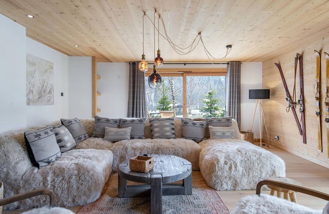 Cozy and Spacious Apartment in Megève with Garden and Terrace Nearby Ski Lifts