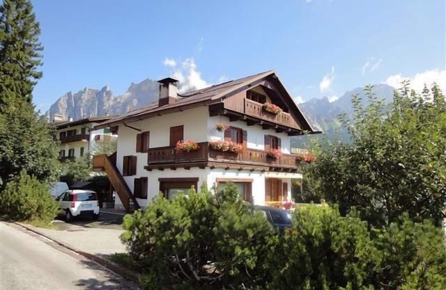 Cozy apartment with a splendid view of Cortina