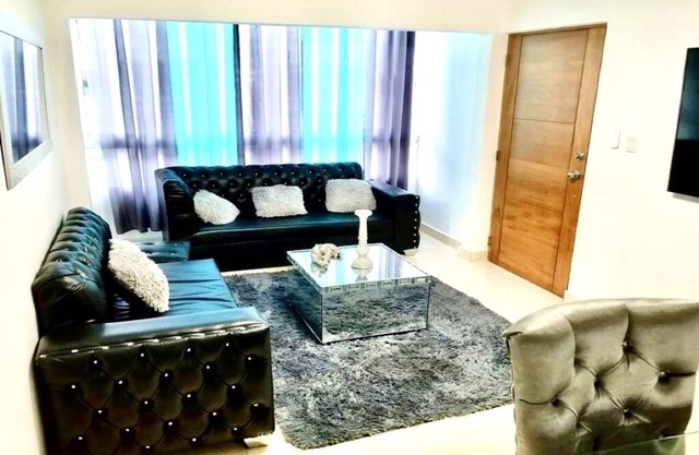 Cozy apartment, 24/7 security, Airport 8 minutes.