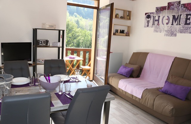 Cozy apartment for 1/4 people, OCT: 220E/SEM (owner)