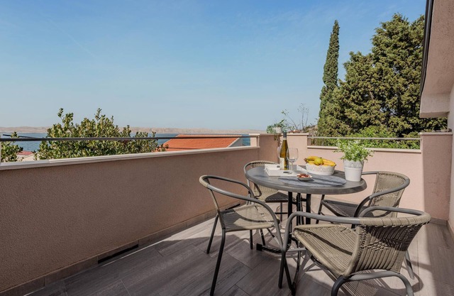 Cozy apartment in Cesarica with kitchen