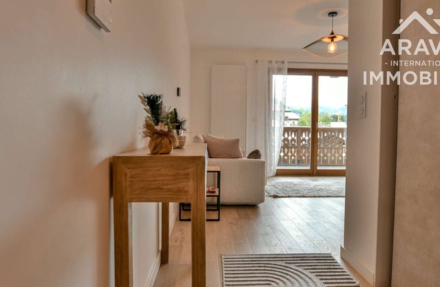 Cozy apartment with balcony and garage in Samoëns