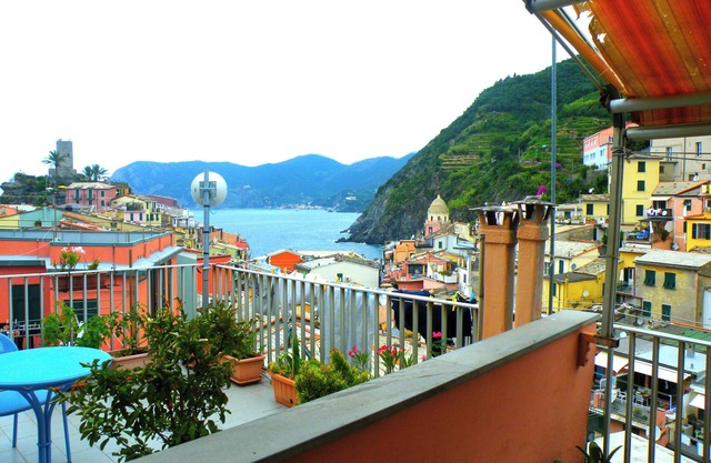 Cozy apartment with sea view terrace in the heart of 5 terre