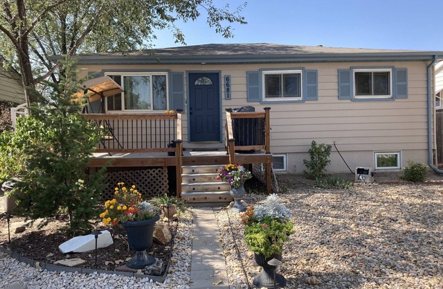 Cozy basement apartment close to Denver downtown.