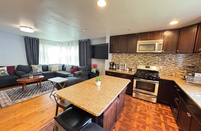 COZY Beautiful Entire House in Alexandria