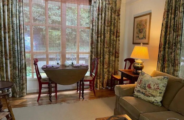Cozy Blue Ridge Mountain Cottage in Montreat, NC