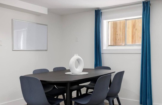 Cozy Bsmt Suite Near Ubc, Kits, And Dt Vancouver