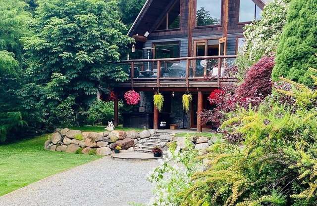 Cozy Cabin + Entertainment