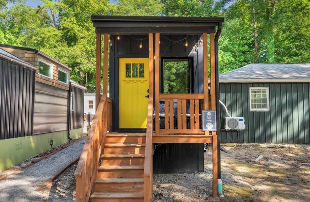 Cozy Cabin on the River - 6 Min to GVL