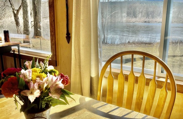 Cozy Cabin with a Gorgeous View!