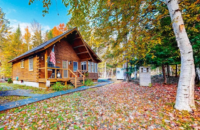 Cozy cabin with covered porch, firepit, grill, fireplace, & washer/dryer