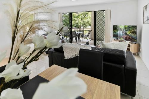 Cozy Cairns Stay - Near Airport, City & Esplanade