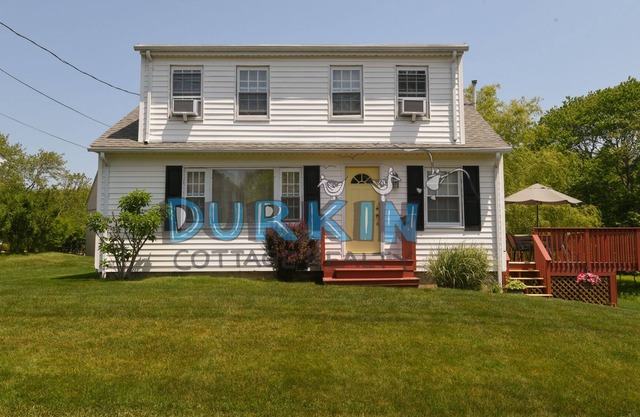 Cozy Cape, Expansive Deck and Backyard, Close to Beach and Nature Preserve