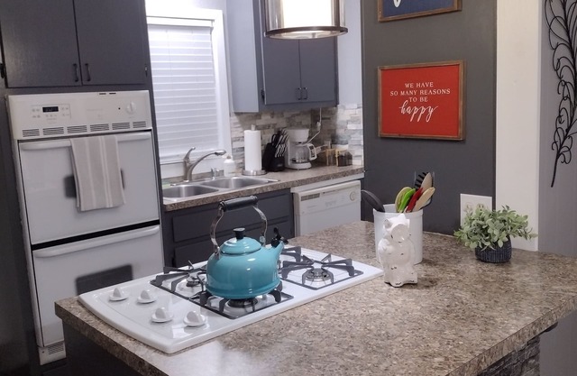 Cozy Casita in Lawton! Near Fort Sill! Perfect getaway for visitors!