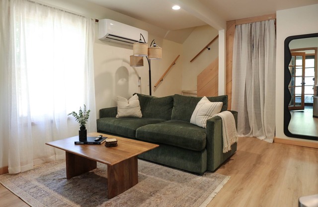 Cozy Chic Alpine Suite w/AC-9 min Walk to Lake Tahoe-New renovation Summer 2024