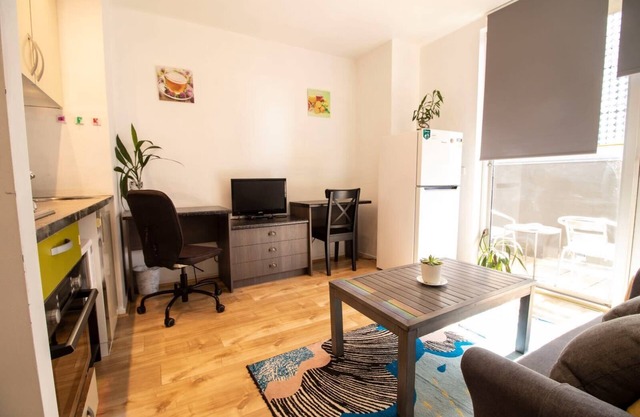 Cozy City Apartment - 1 Bedroom with Balcony