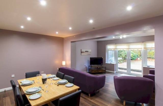 Cozy Coastal 3-Bedroom Home in North Shields - PTK