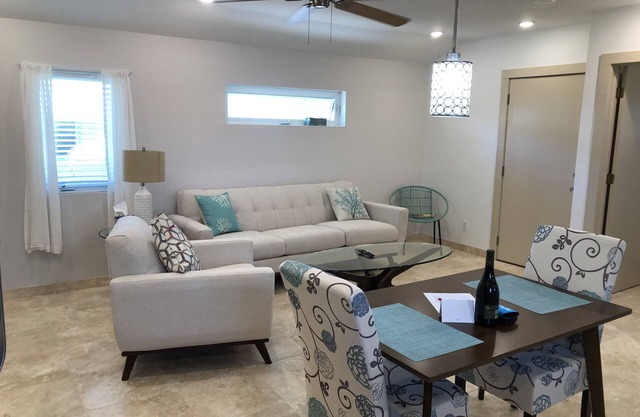 Cozy coastal cottage in Goodland