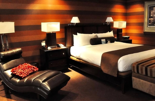 Cozy & Contemporary Hotel Room in the Vibrant Las Vegas Strip Area