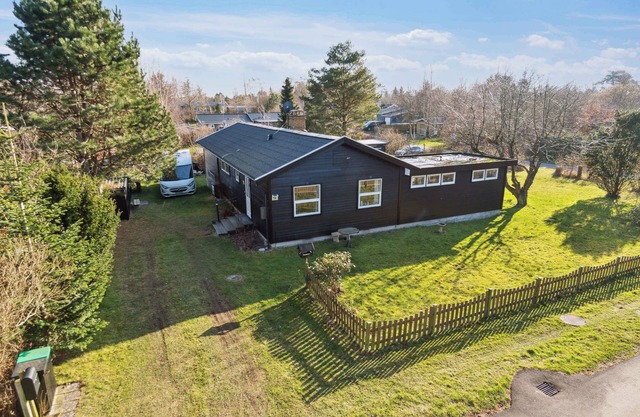 Cozy cottage only 500 m from the sea