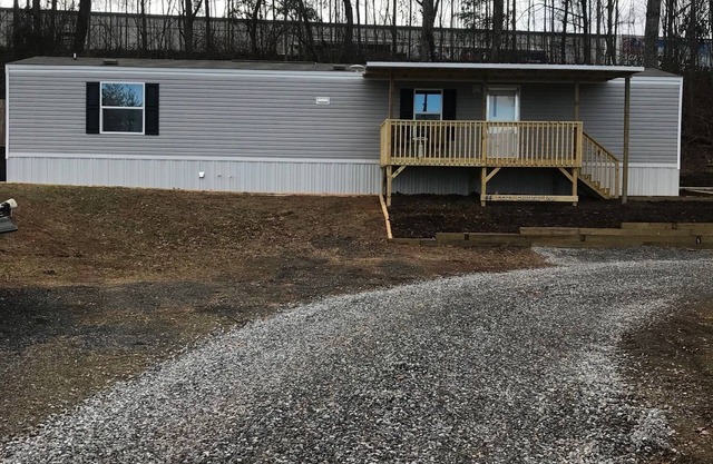 Cozy Cruise Inn, retreat near Blue Ridge Parkway